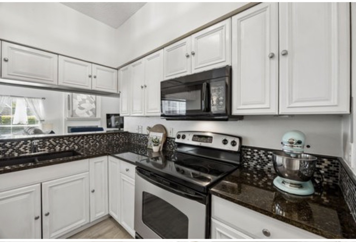 217 Cimarron Trail Irving TX 75063