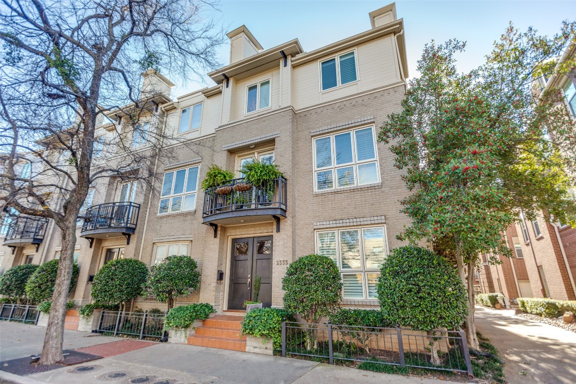 2335 Allen Street Dallas TX 75204