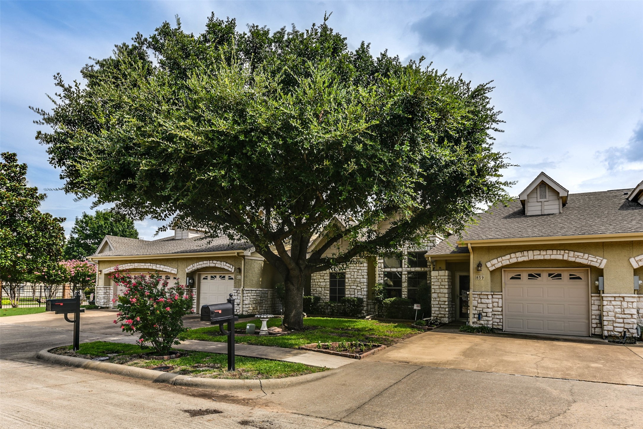 859 Lindbergh Lane Grand Prairie TX 75051