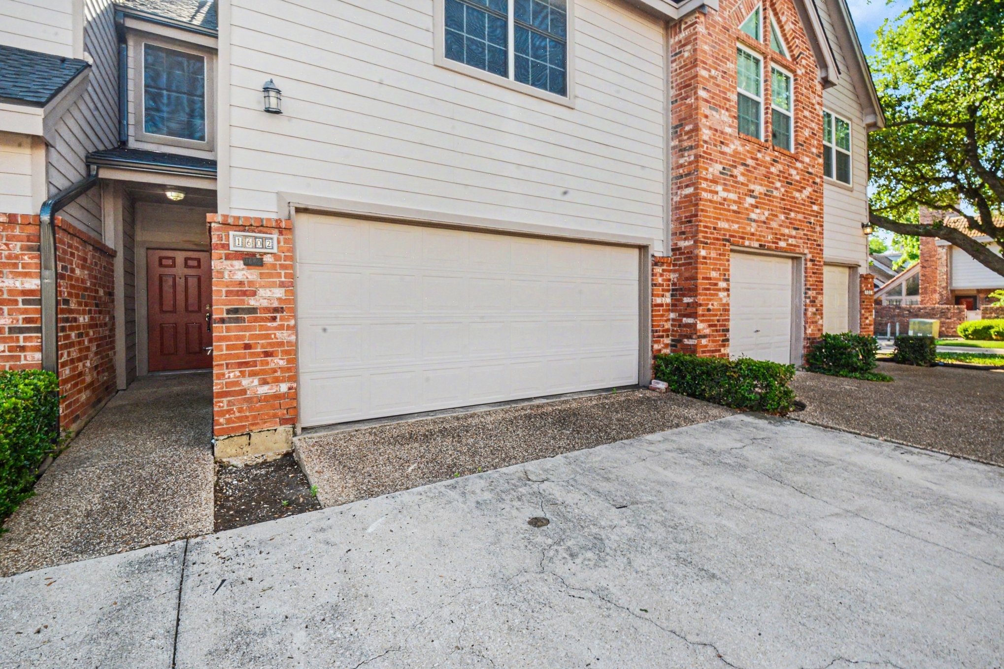 18240 Midway Road Dallas TX 75287