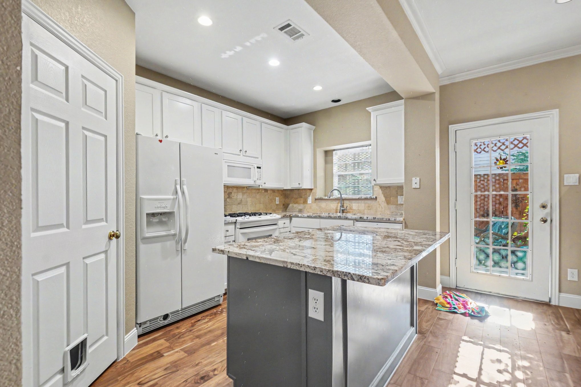 18240 Midway Road Dallas TX 75287
