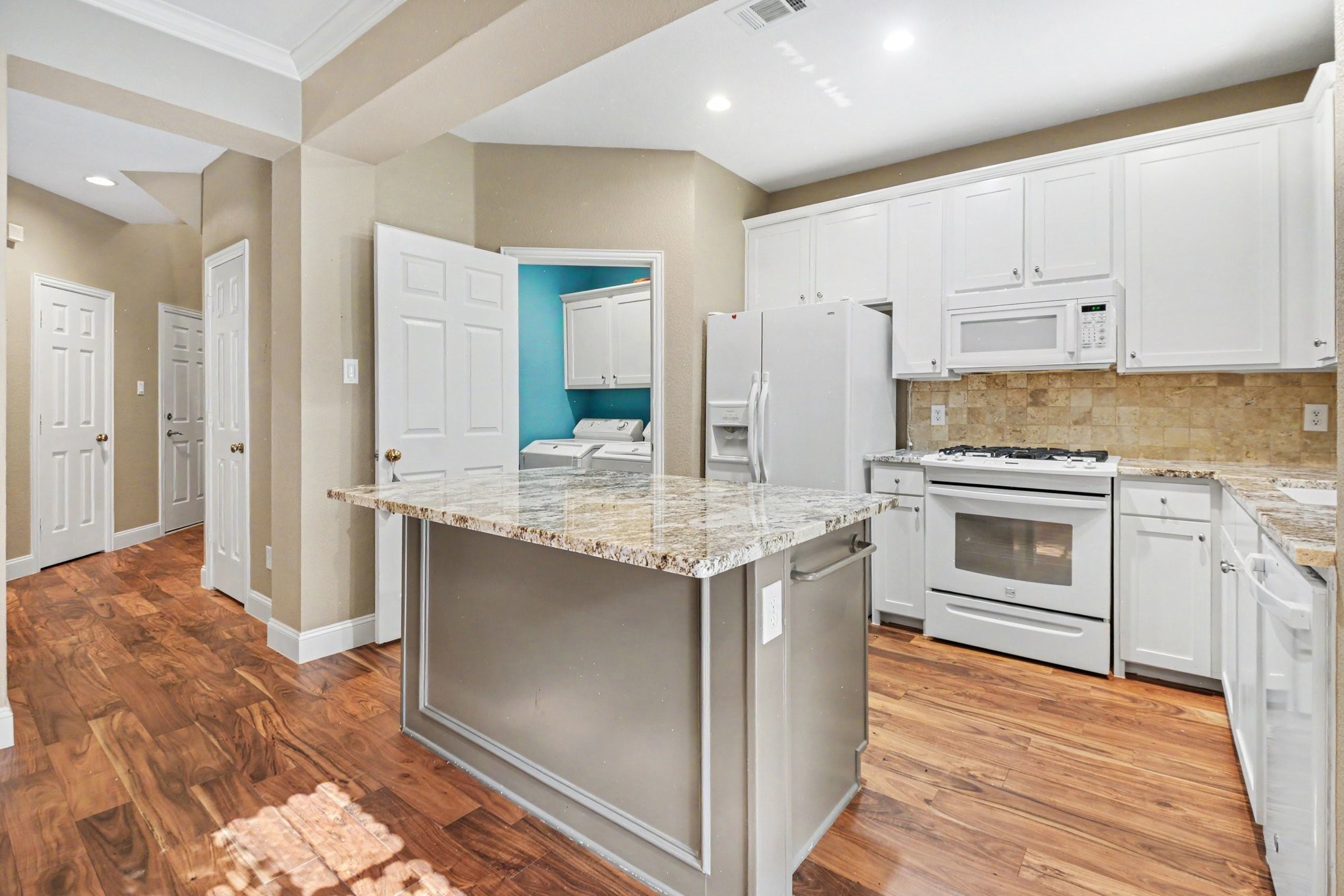 18240 Midway Road Dallas TX 75287