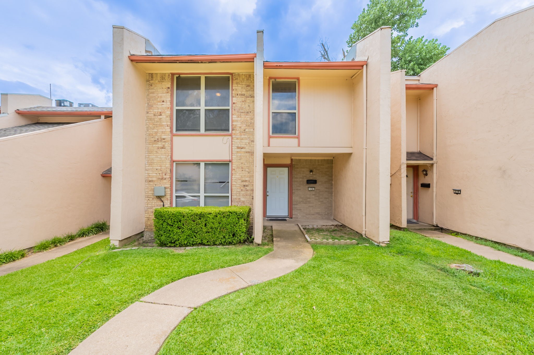 536 Valley Park Drive Garland TX 75043