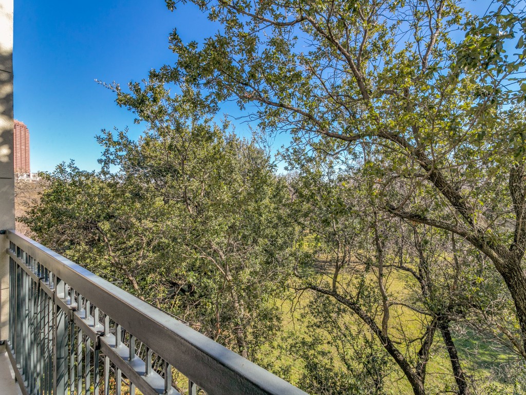 2950 Mckinney Avenue Dallas TX 75204