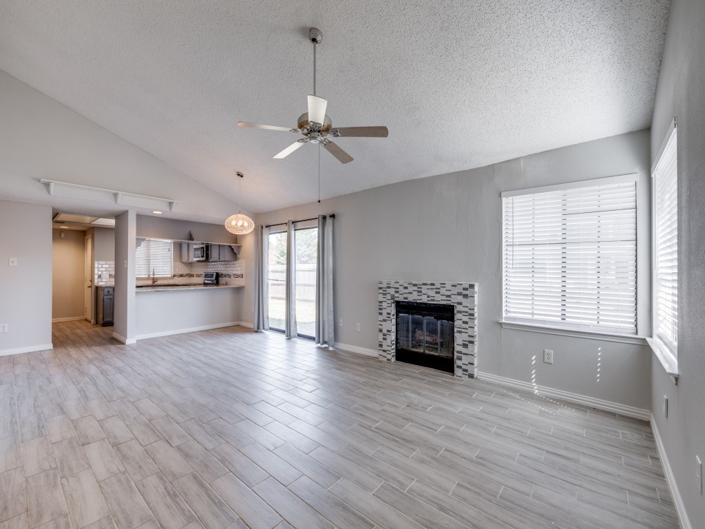 5900 Baroncrest Drive Arlington TX 76017