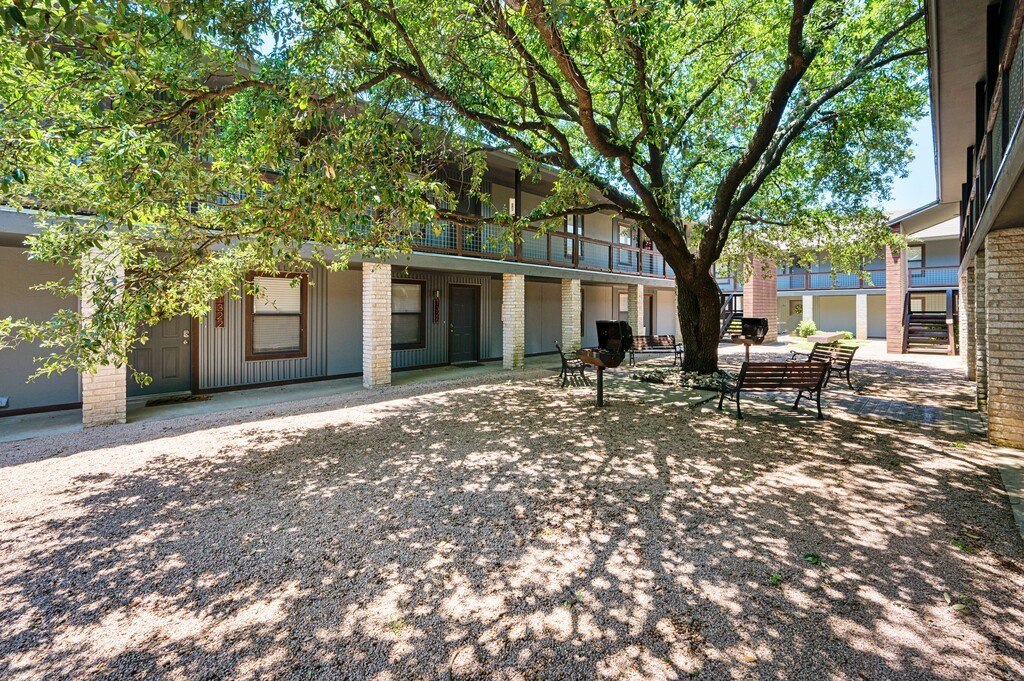 1342 S 12th Street Waco TX 76706