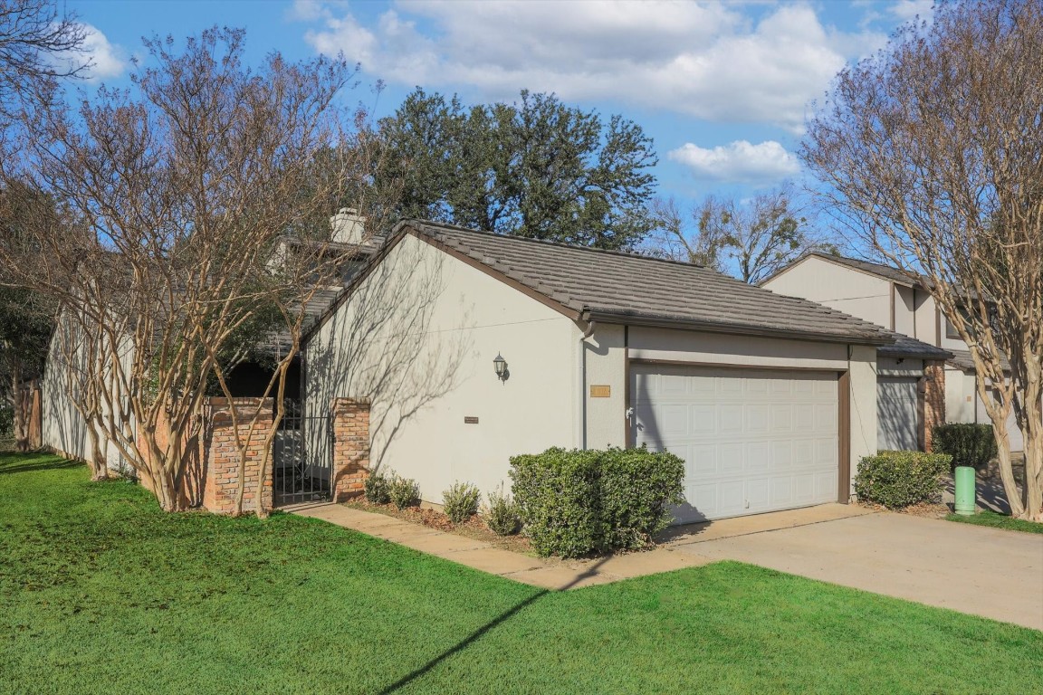 1032 Woodoak Court Fort Worth TX 76112