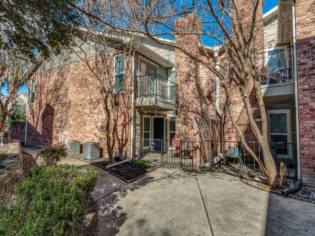 7510 Holly Hill Drive Dallas TX 75231