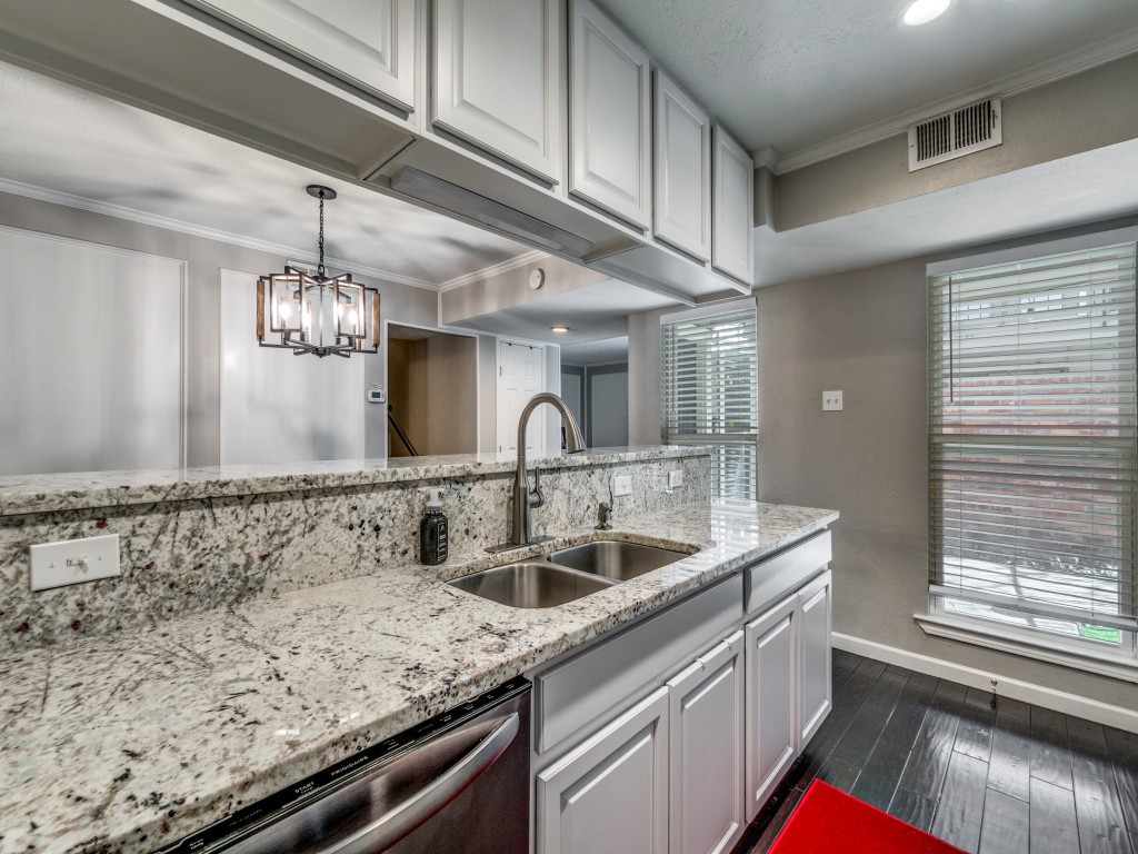 7510 Holly Hill Drive Dallas TX 75231
