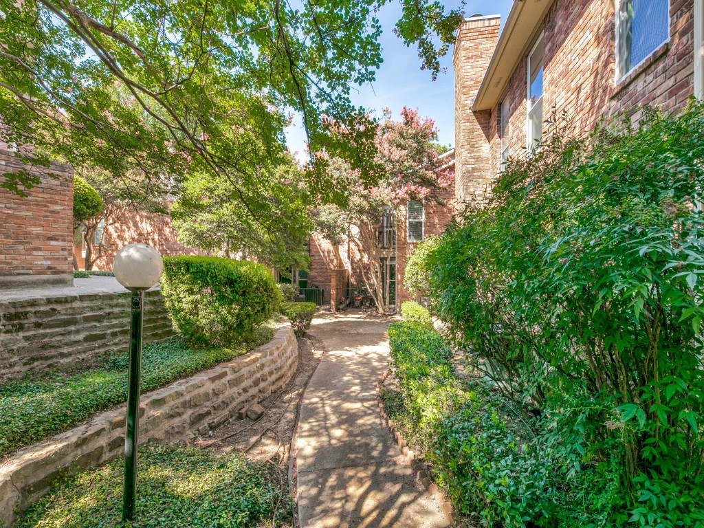 7510 Holly Hill Drive Dallas TX 75231
