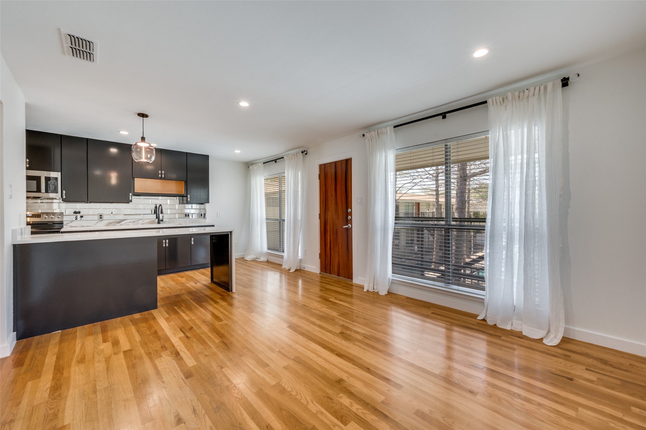 4616 W Lovers Lane Dallas TX 75209