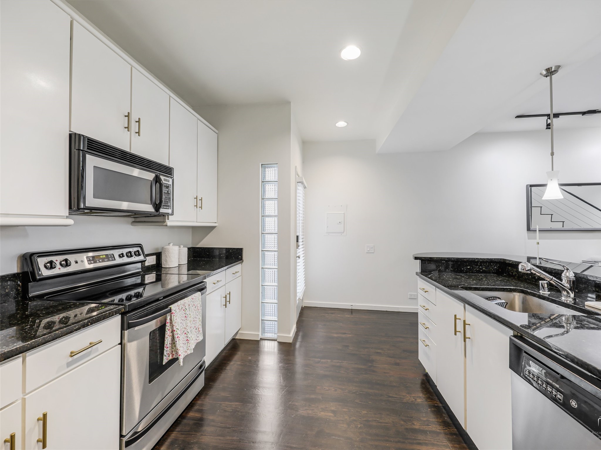 4242 Buena Vista Street Dallas TX 75205