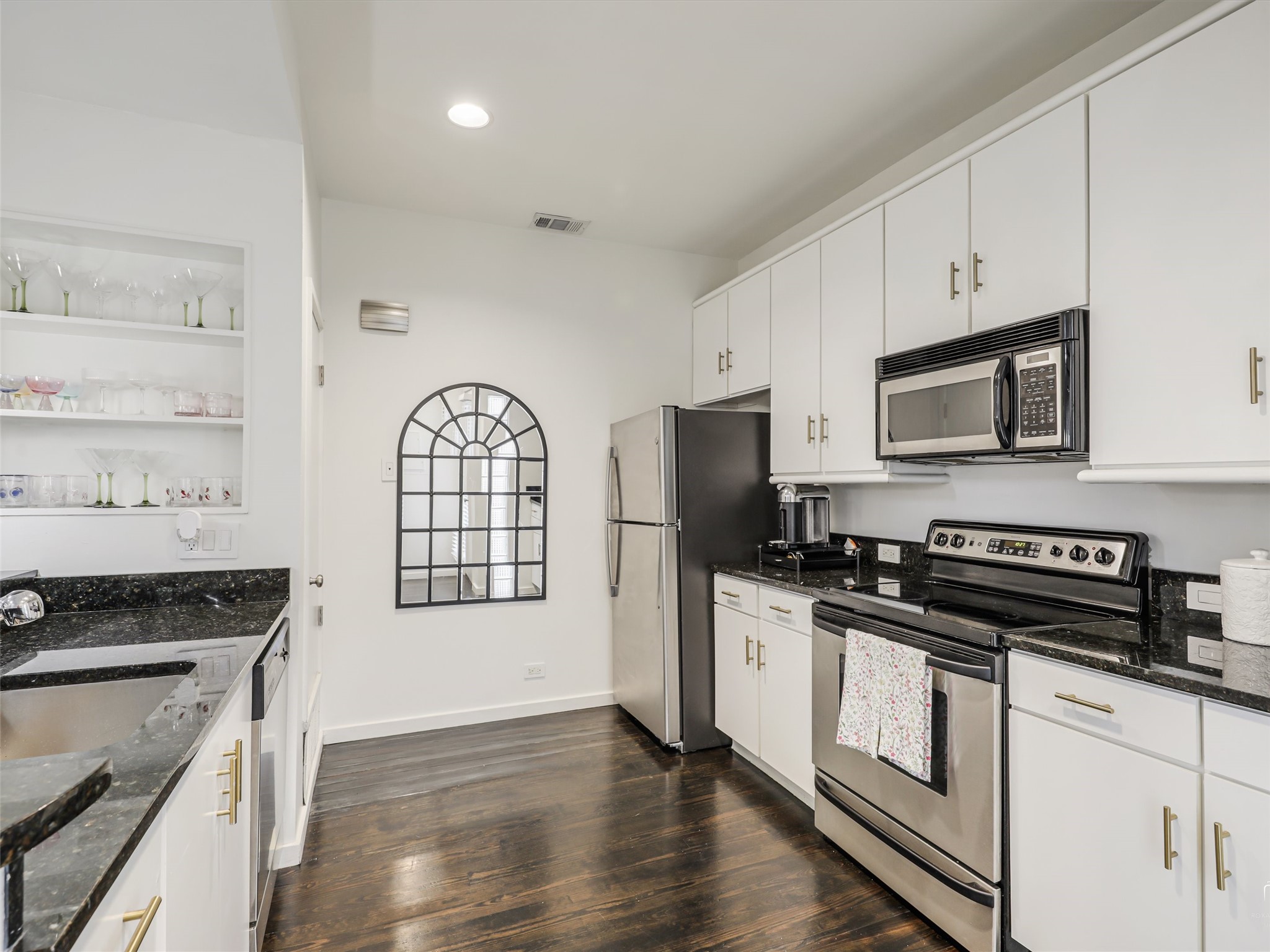 4242 Buena Vista Street Dallas TX 75205