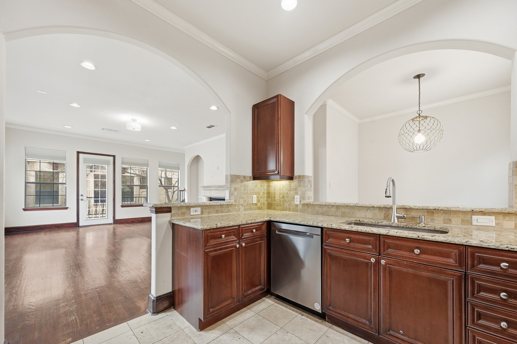 1020 Pavillion Street Dallas TX 75204