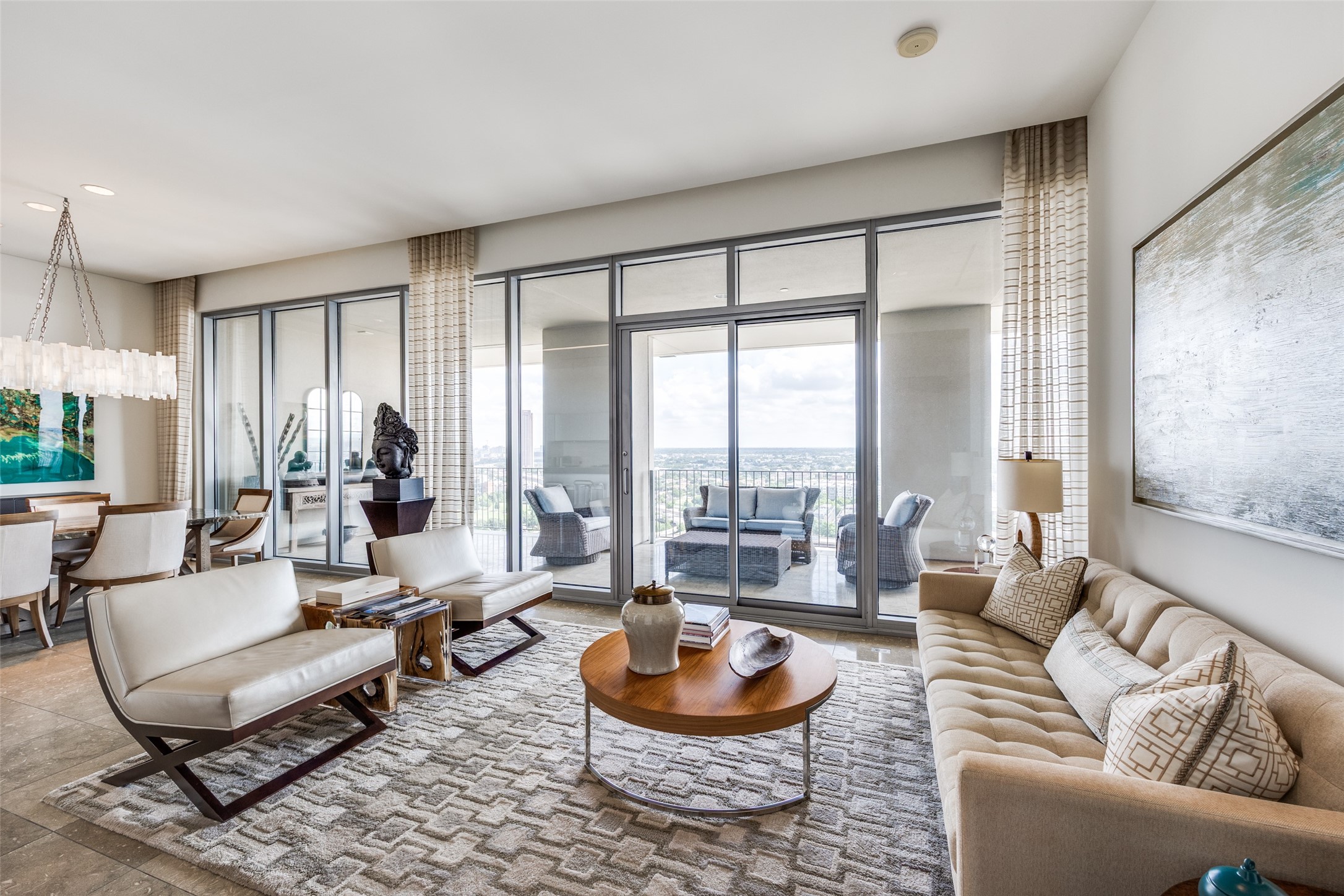 Dallas TX, 1717 Arts Plaza, Unit 1808