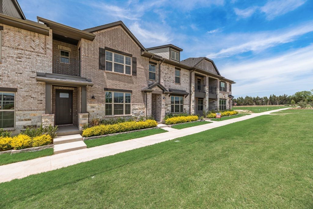 1916 Watermark Mews Rowlett TX 75088