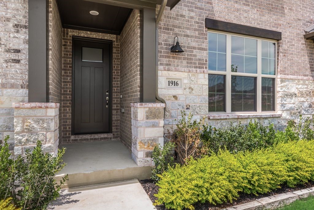 1916 Watermark Mews Rowlett TX 75088