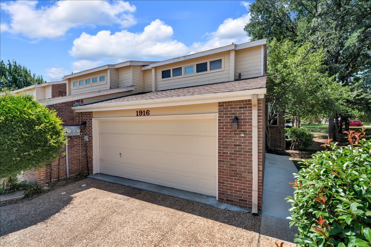 1916 Shorewood Drive Grapevine TX 76051