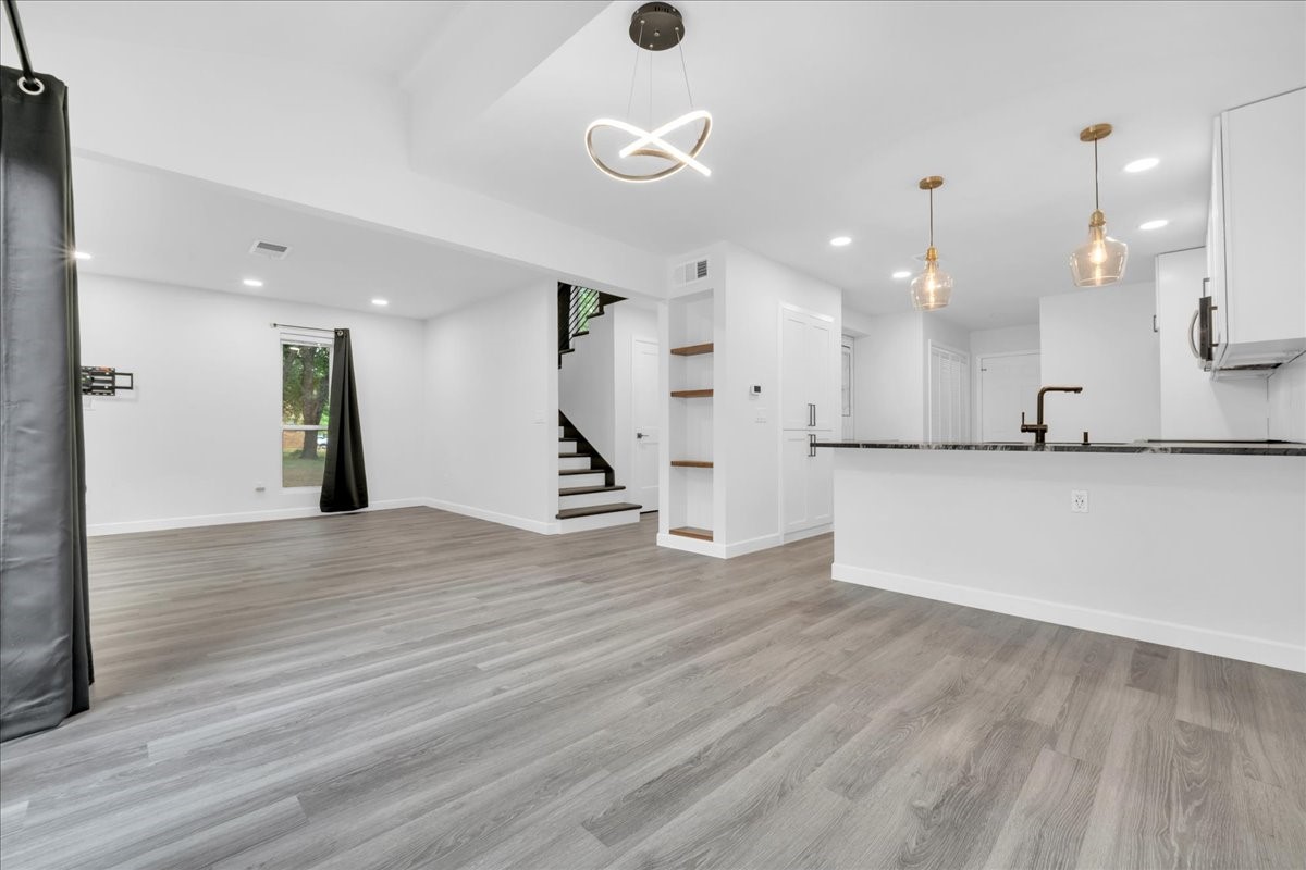 1916 Shorewood Drive Grapevine TX 76051