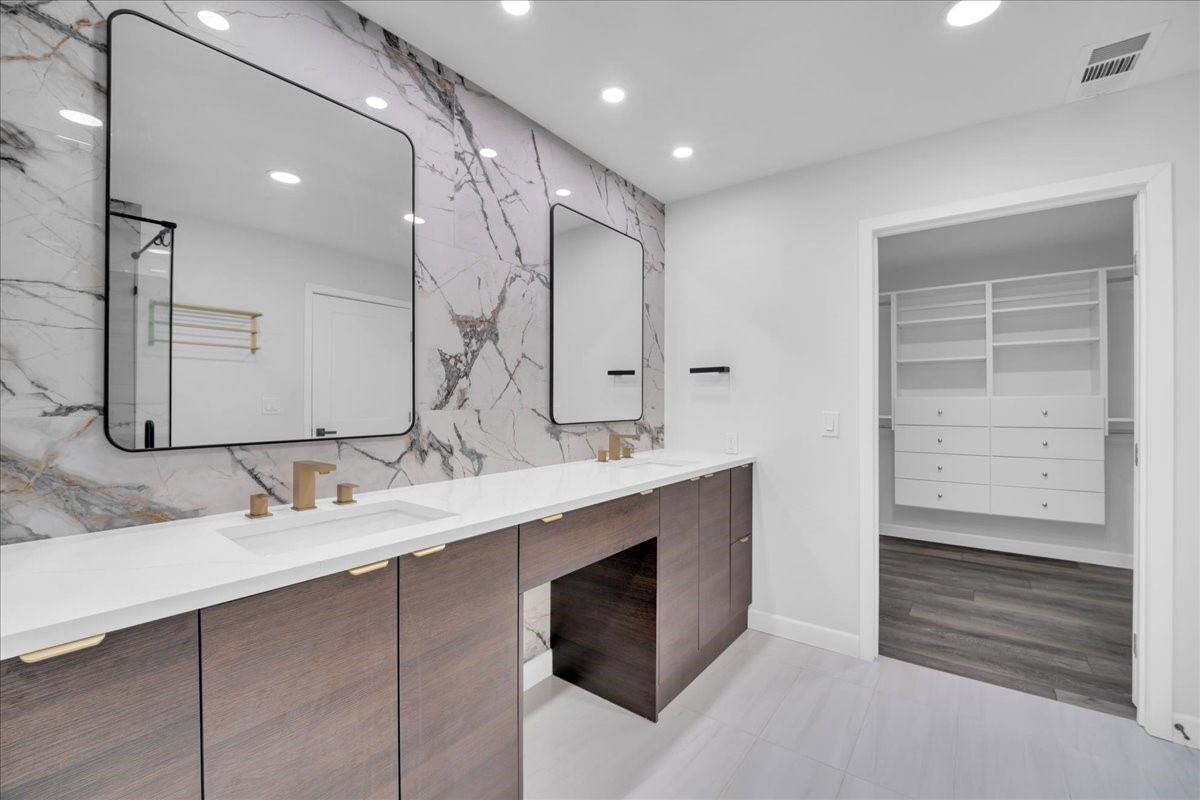 1916 Shorewood Drive Grapevine TX 76051