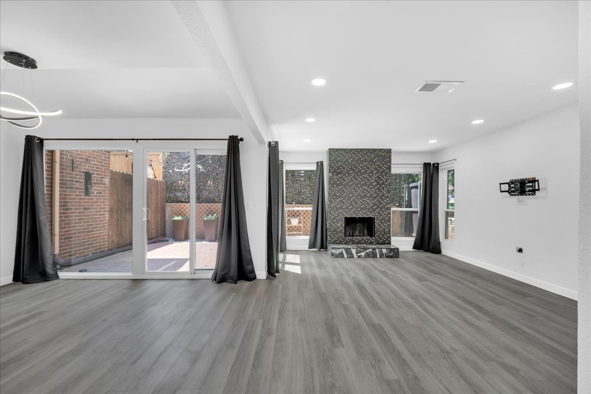 1916 Shorewood Drive Grapevine TX 76051