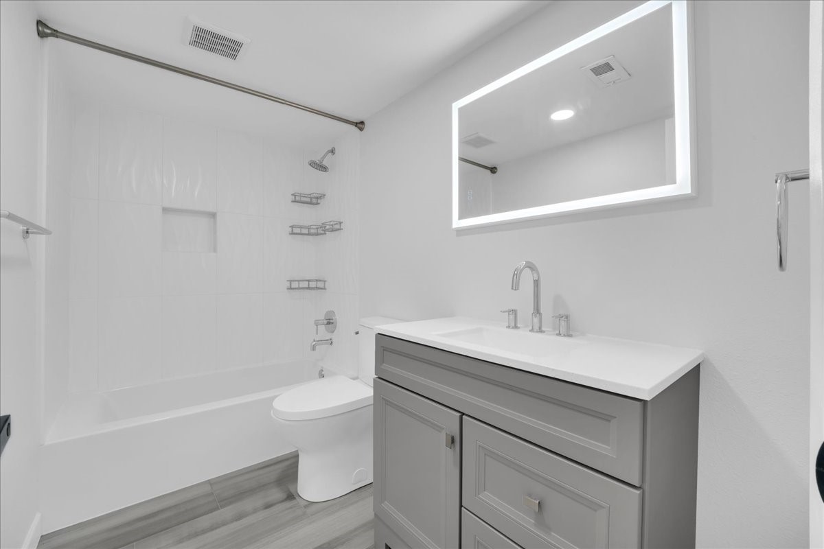 1916 Shorewood Drive Grapevine TX 76051