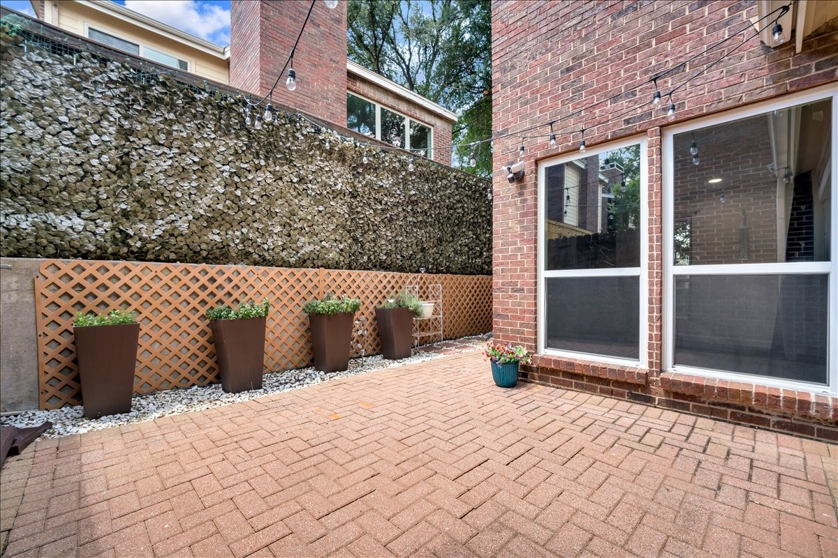 1916 Shorewood Drive Grapevine TX 76051