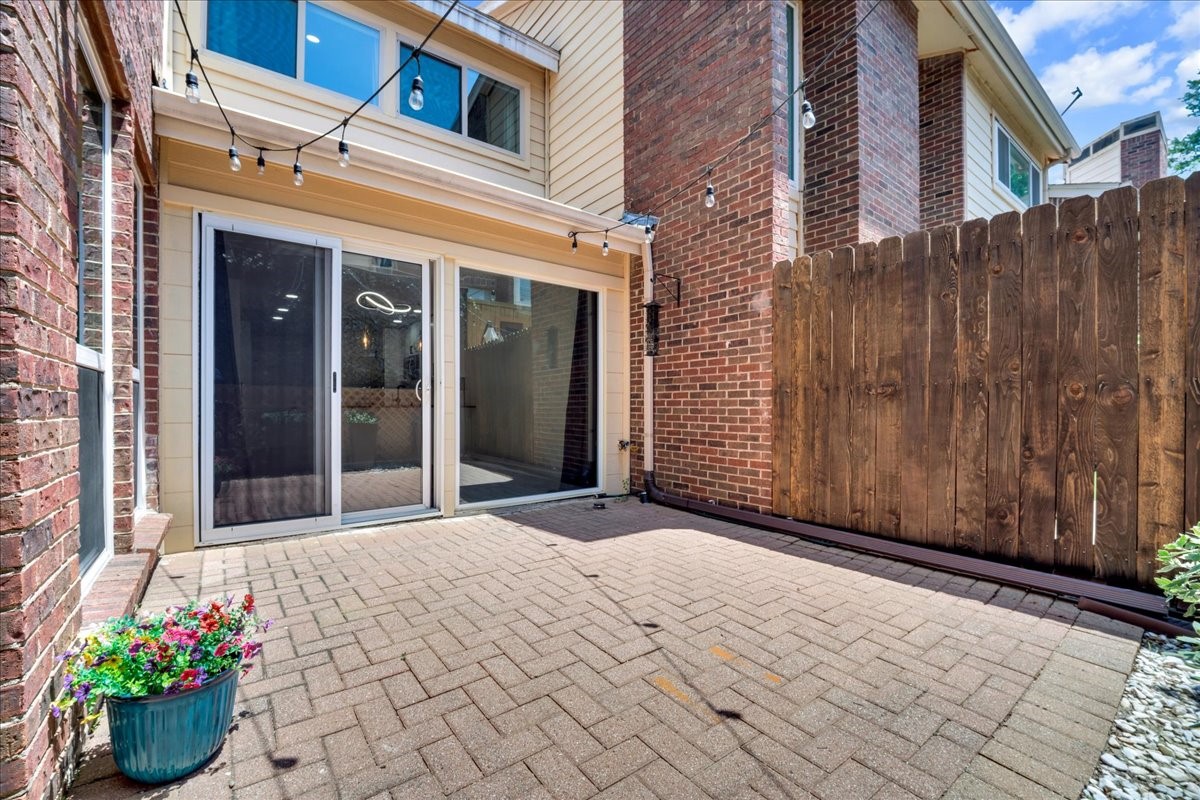 1916 Shorewood Drive Grapevine TX 76051