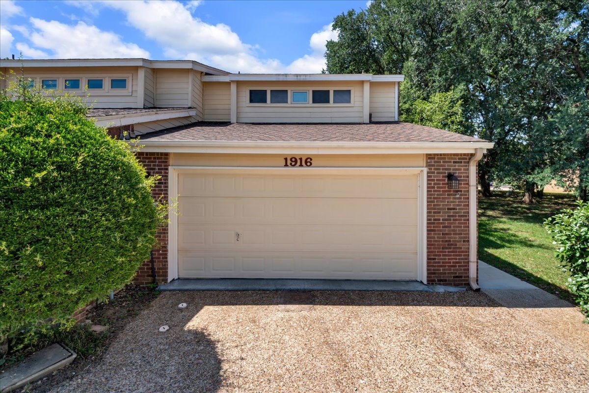 1916 Shorewood Drive Grapevine TX 76051