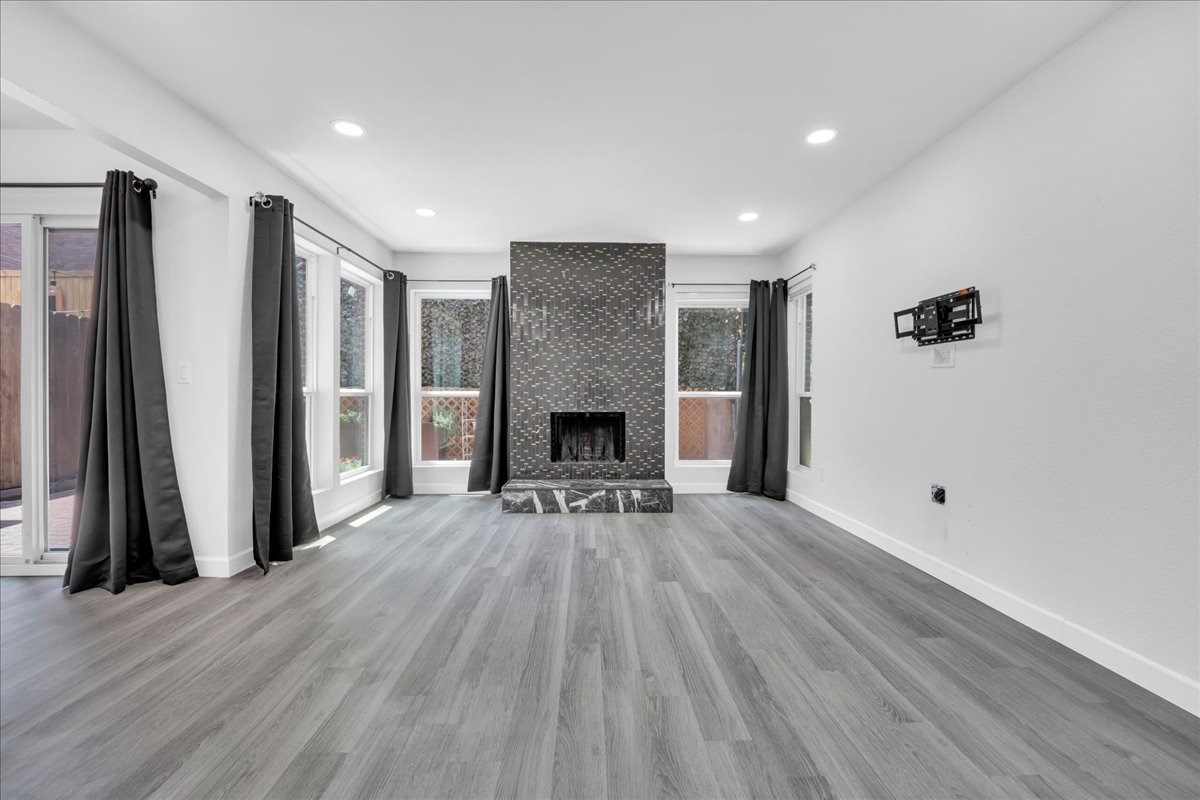1916 Shorewood Drive Grapevine TX 76051