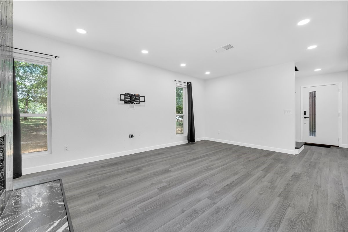 1916 Shorewood Drive Grapevine TX 76051