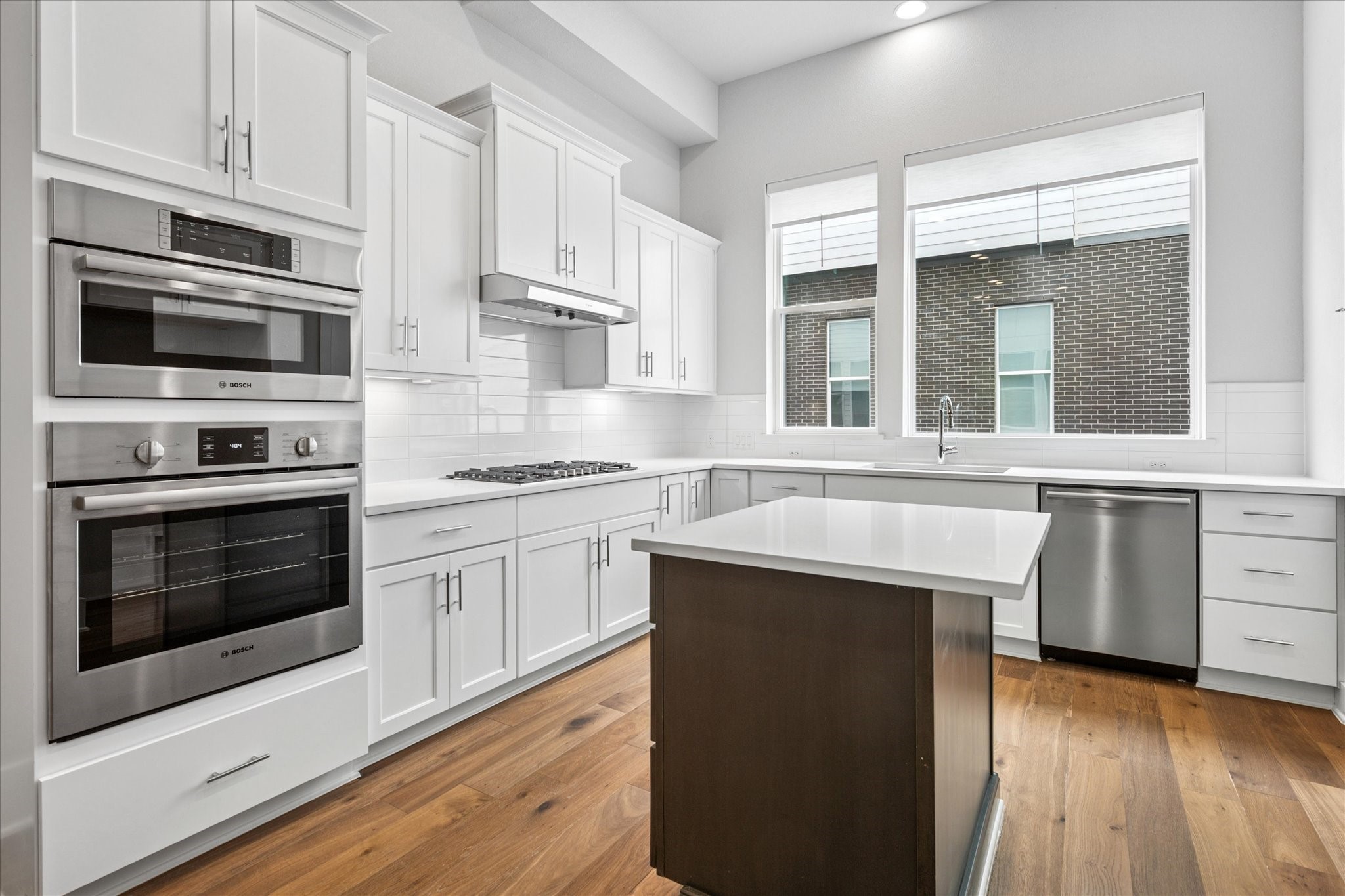 381 E Greenbriar Lane Dallas TX 75203