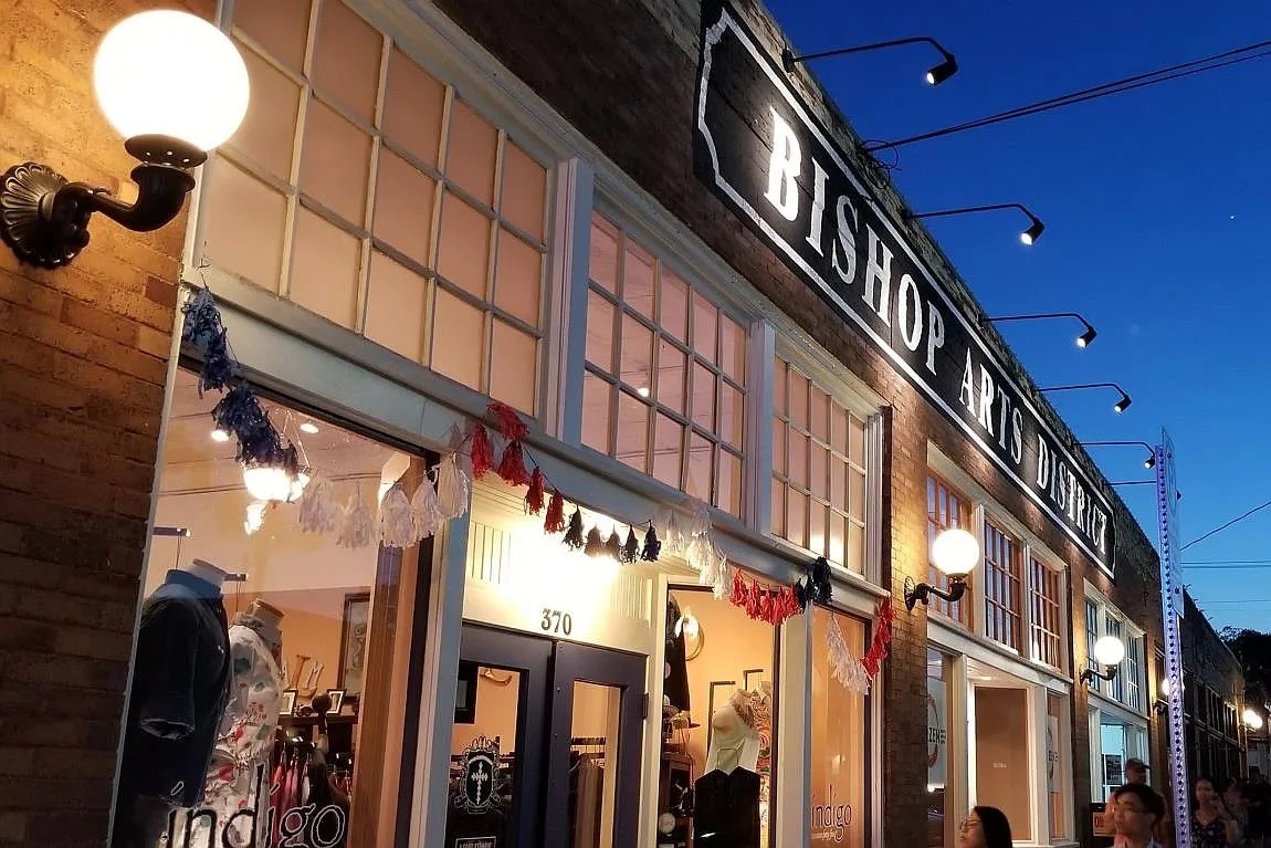 381 E Greenbriar Lane Dallas TX 75203