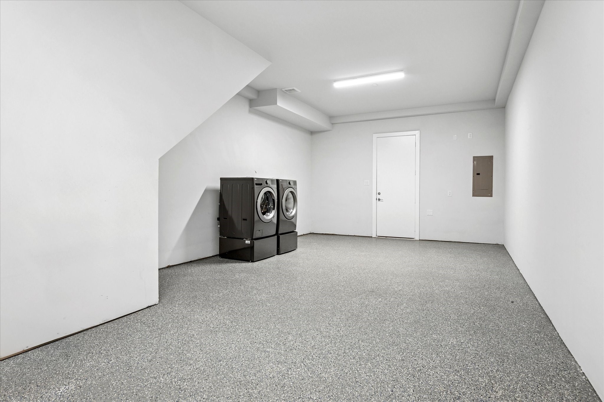 381 E Greenbriar Lane Dallas TX 75203