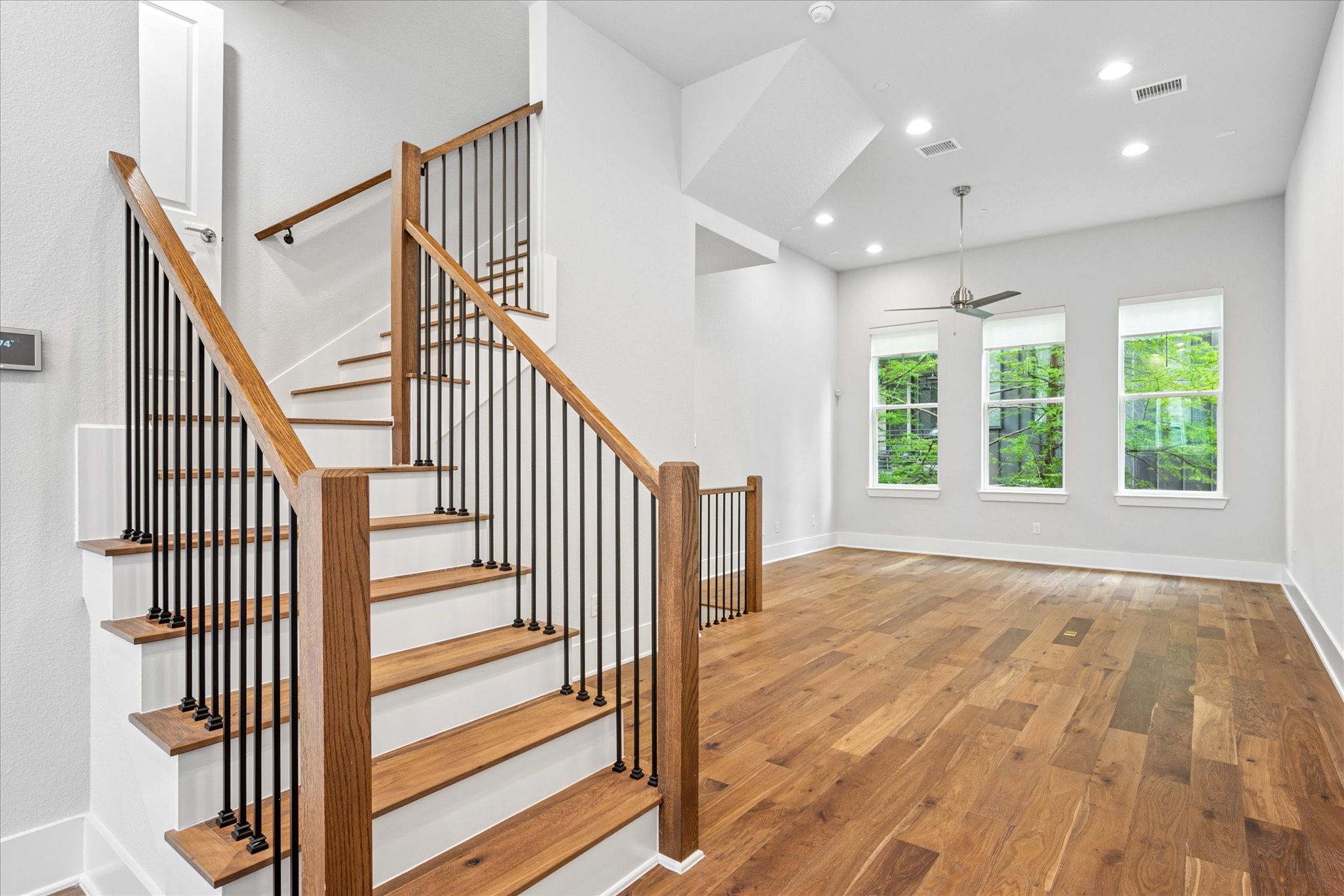 381 E Greenbriar Lane Dallas TX 75203