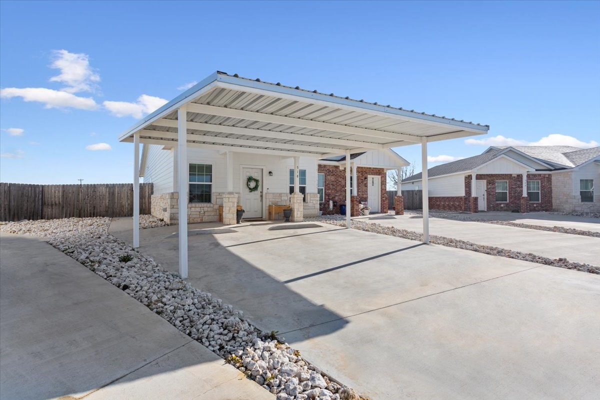 518 Alamo Court Mcgregor TX 76657