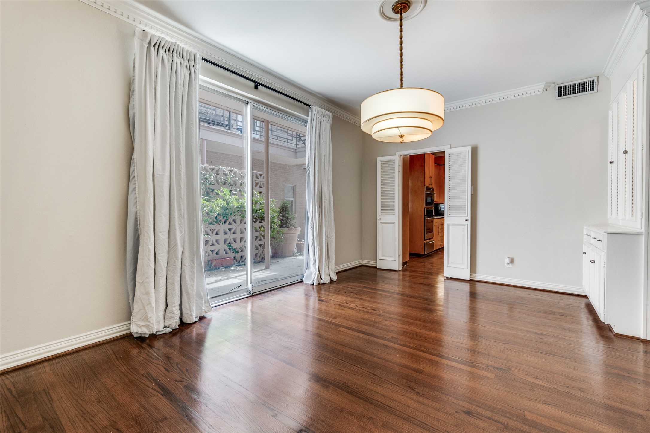 6306 Bandera Dallas TX 75225