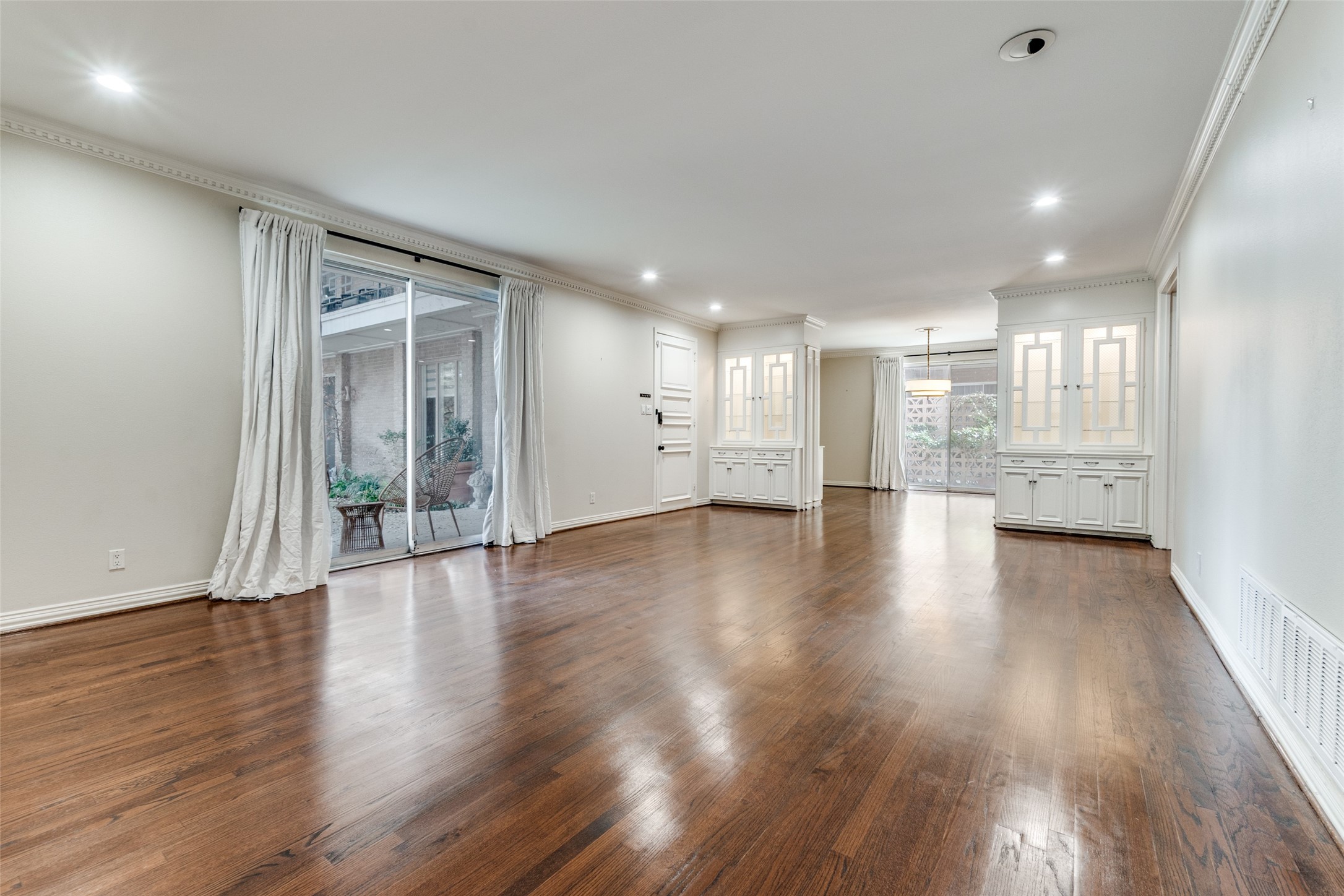 6306 Bandera Dallas TX 75225