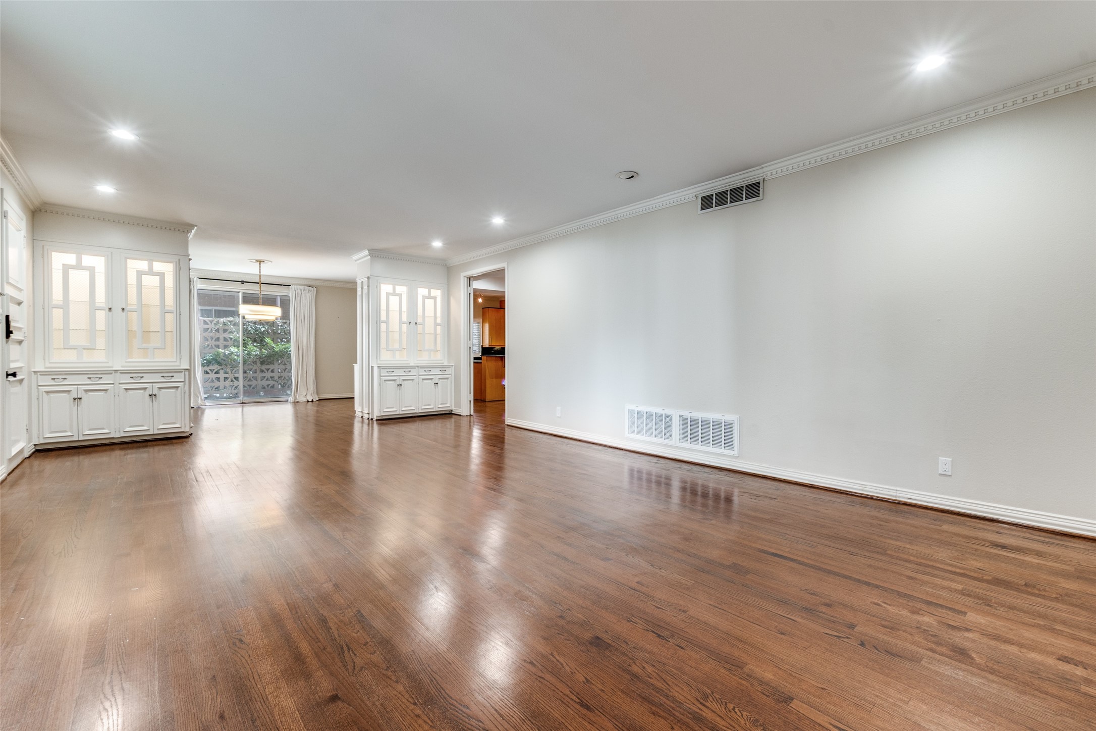 6306 Bandera Dallas TX 75225