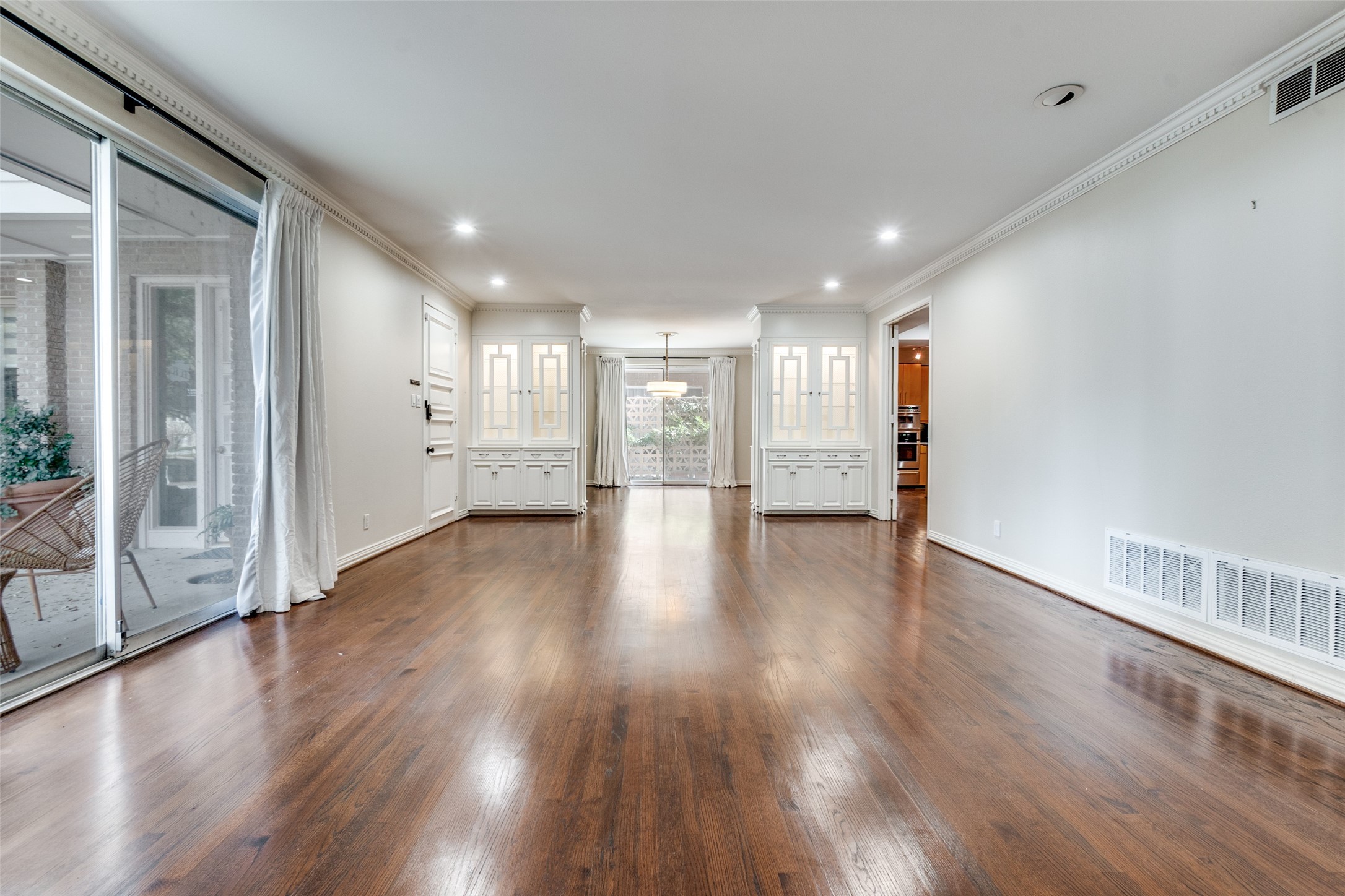 6306 Bandera Dallas TX 75225