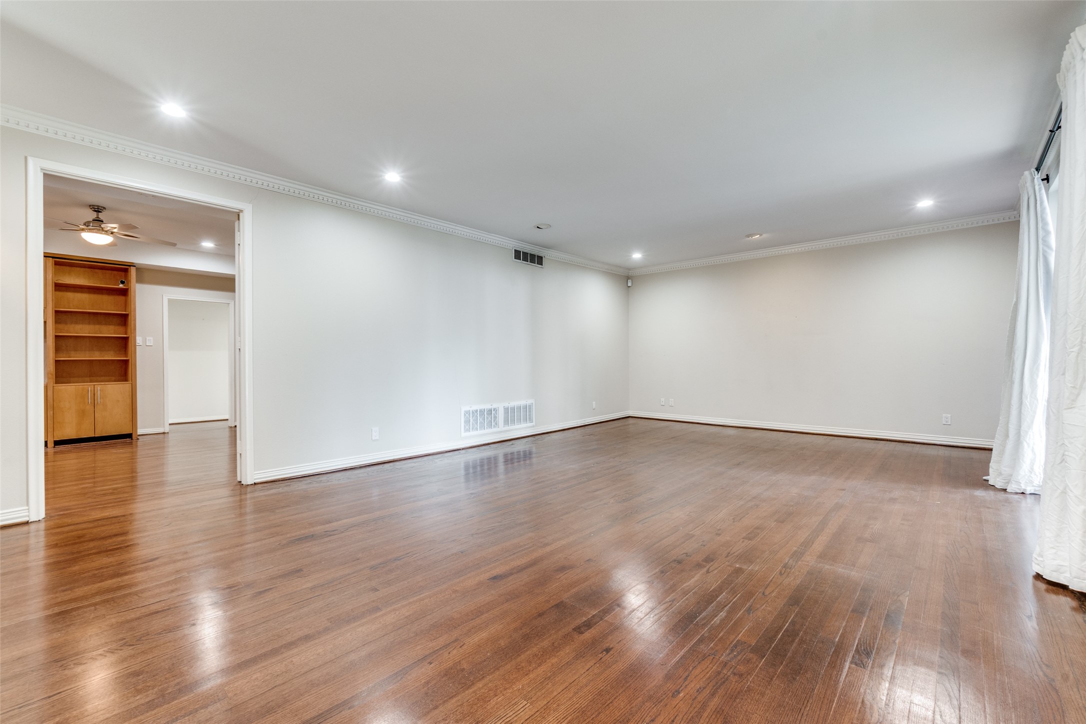 6306 Bandera Dallas TX 75225