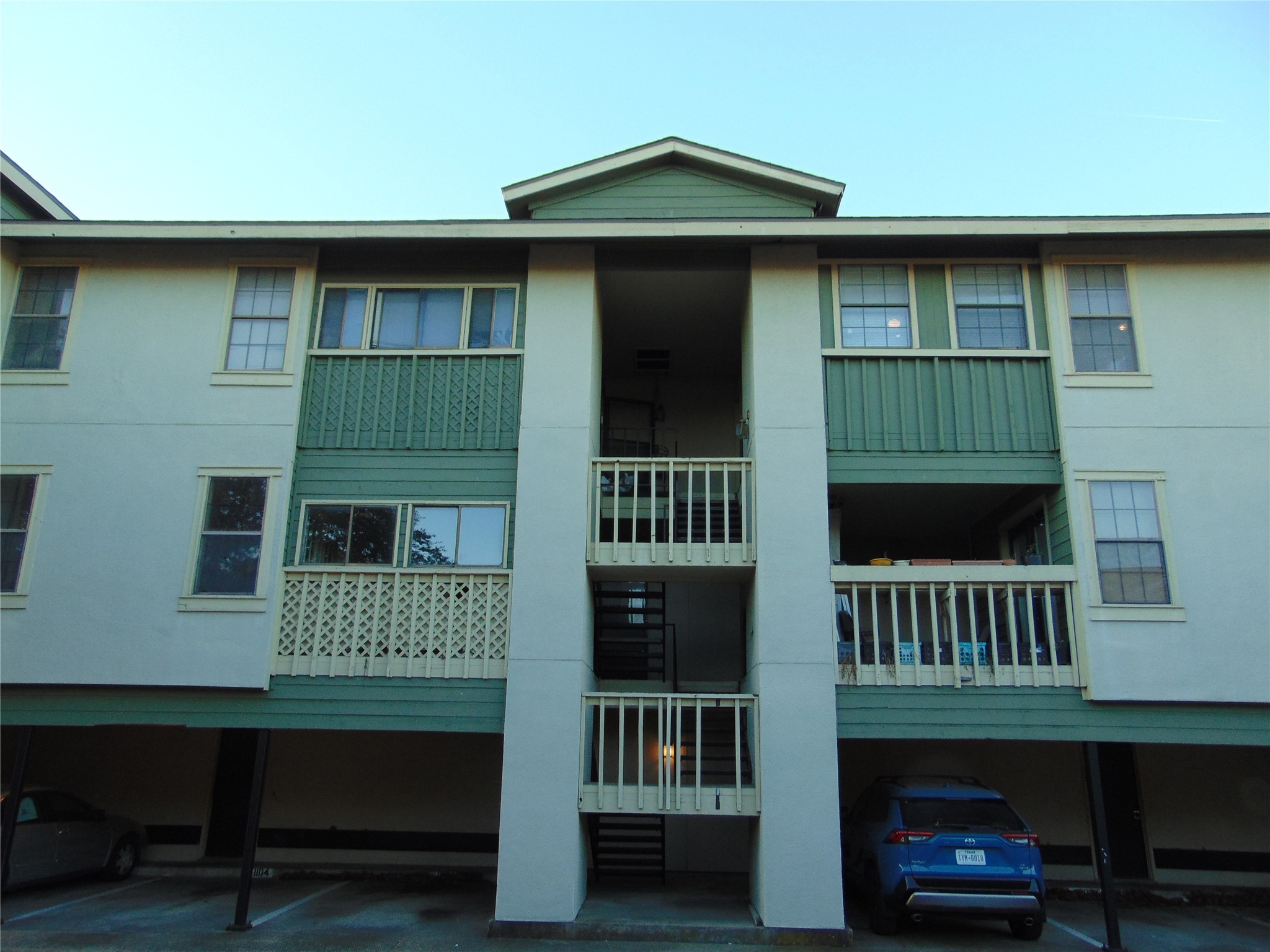 9611 Walnut Street Dallas TX 75243