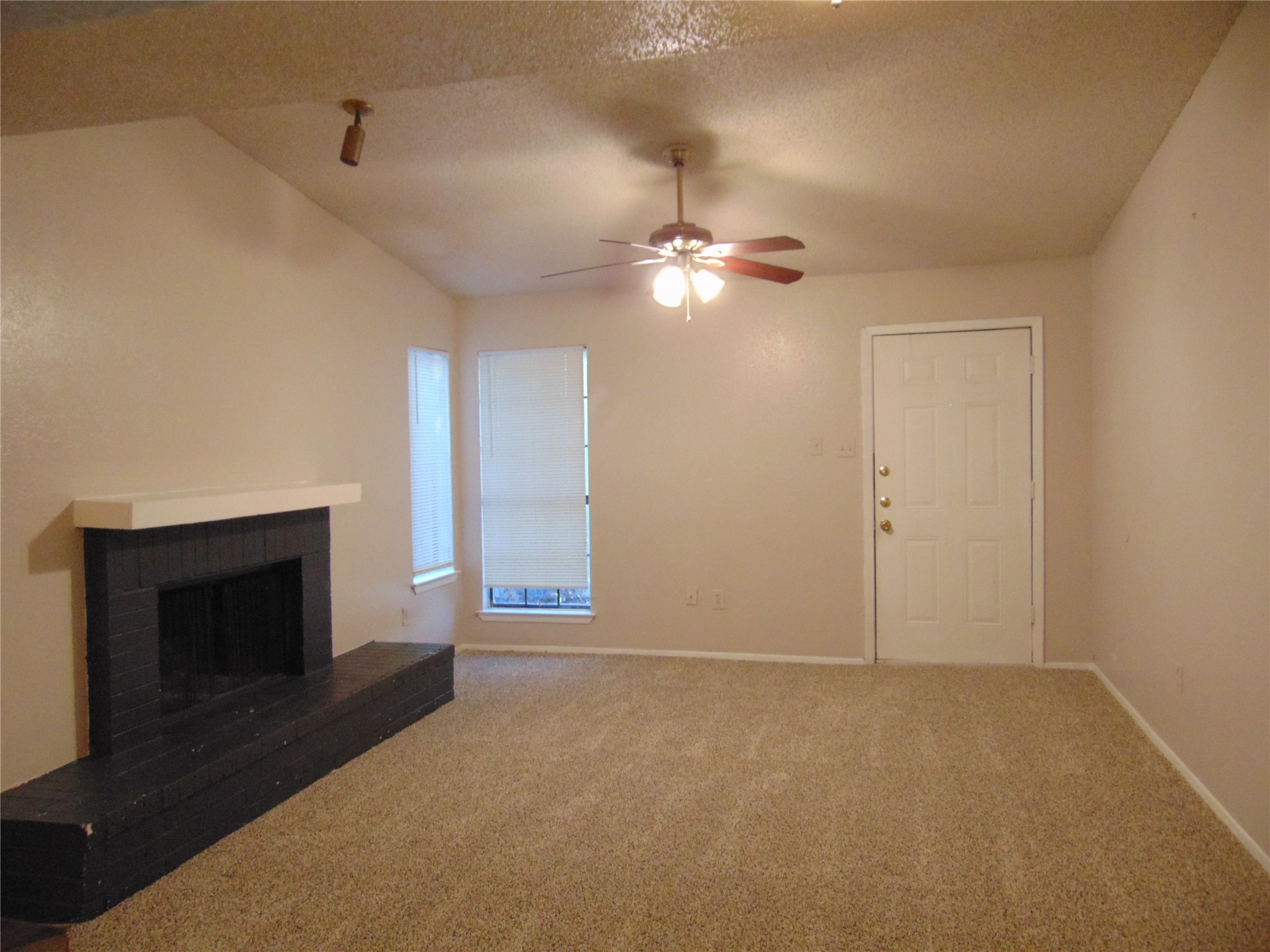 9611 Walnut Street Dallas TX 75243