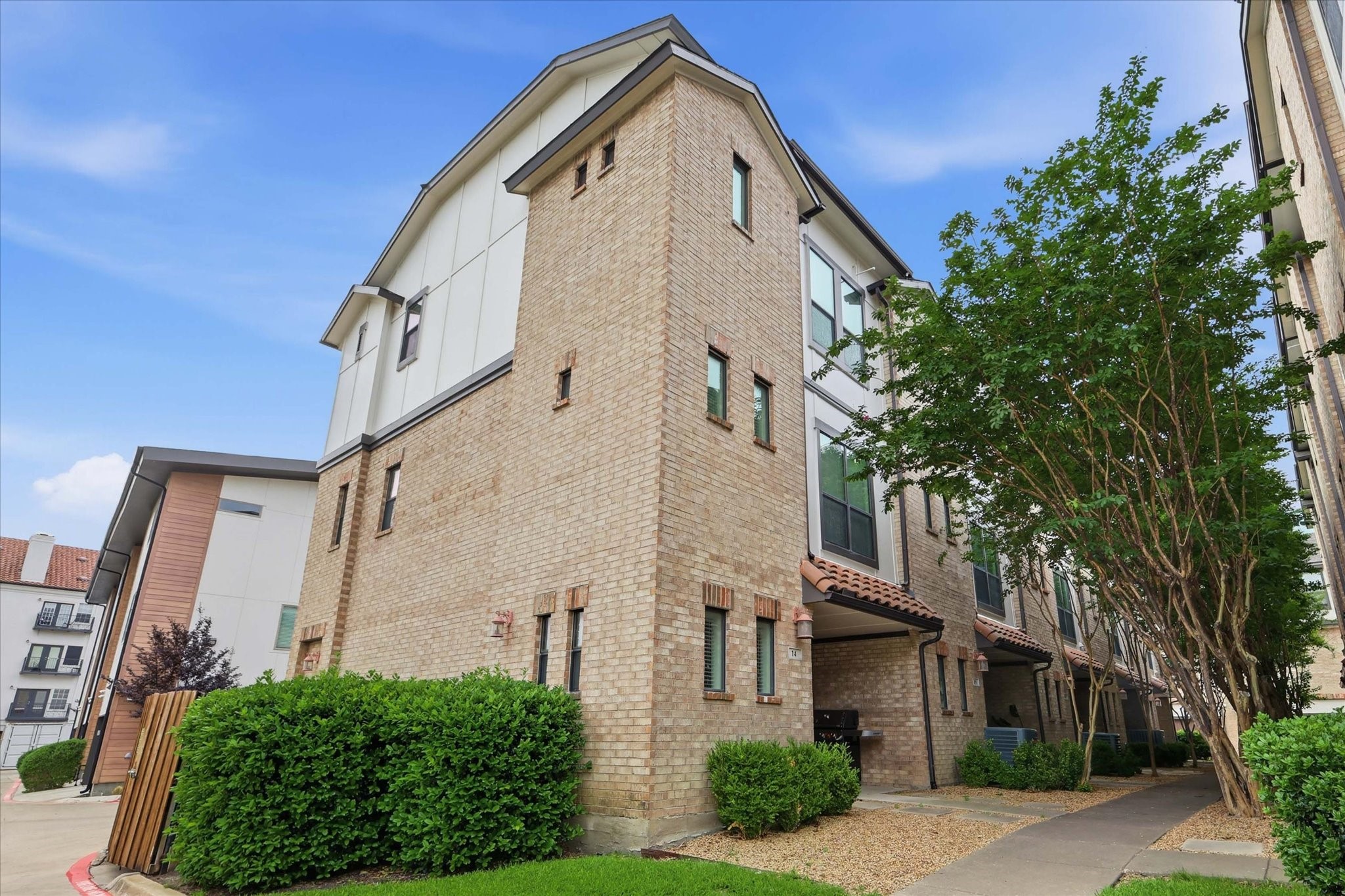 13900 Noel Road Dallas TX 75240