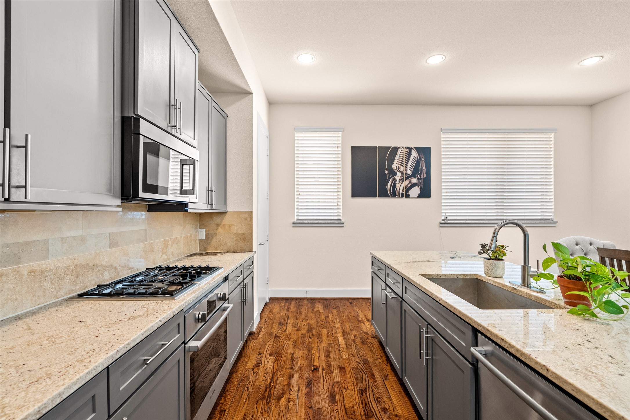 4211 Rawlins Street Dallas TX 75219