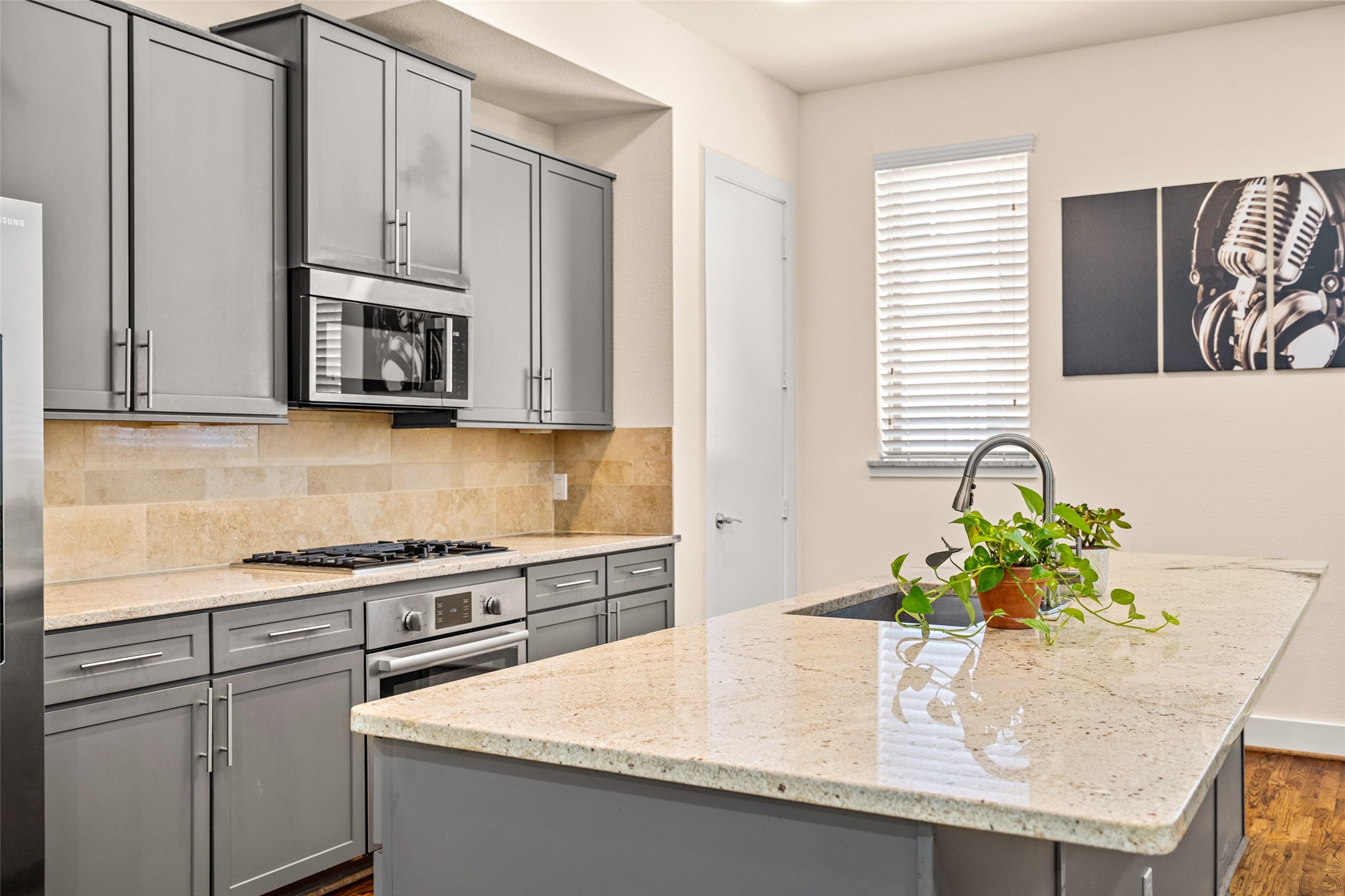 4211 Rawlins Street Dallas TX 75219