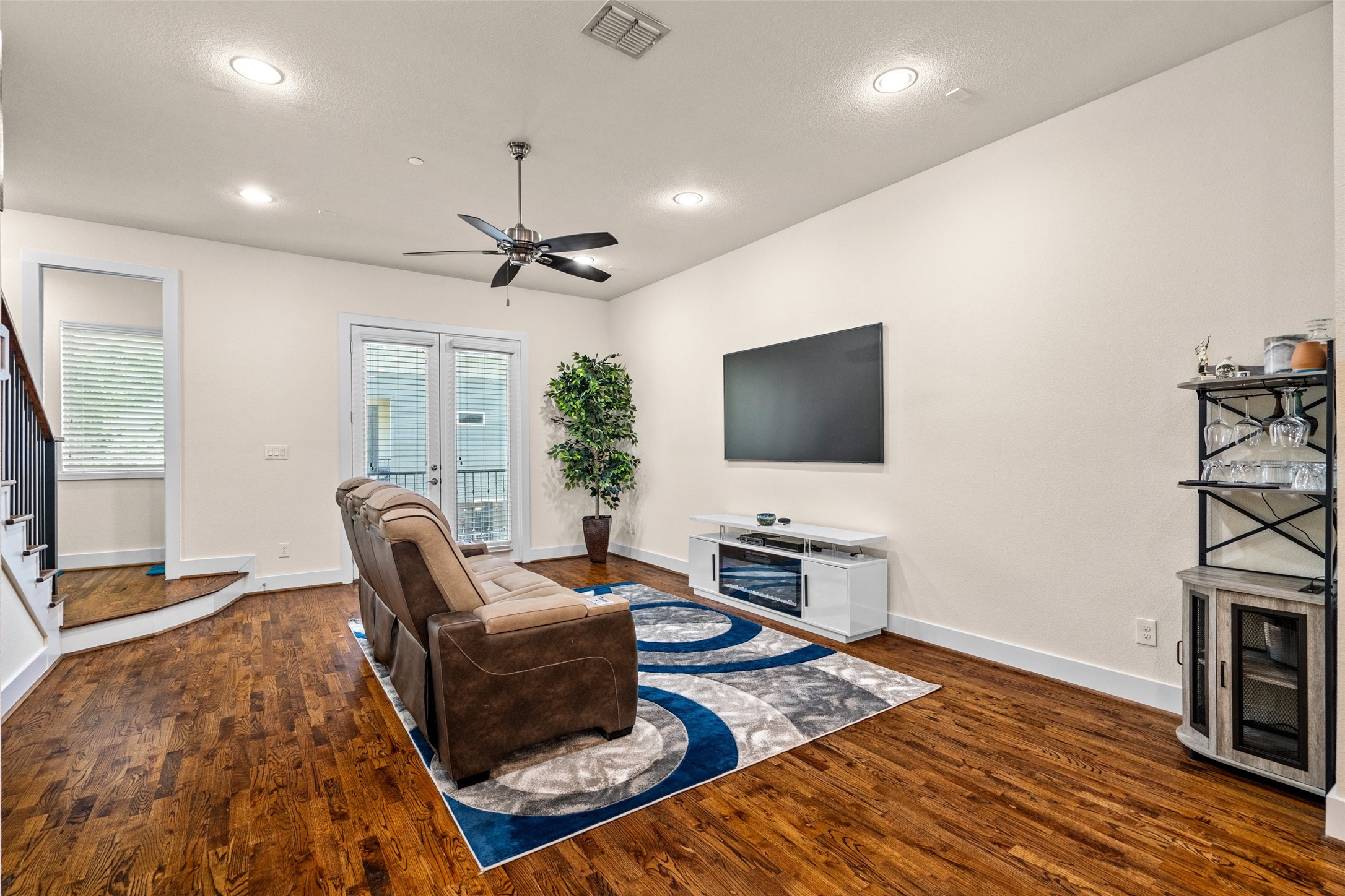 4211 Rawlins Street Dallas TX 75219