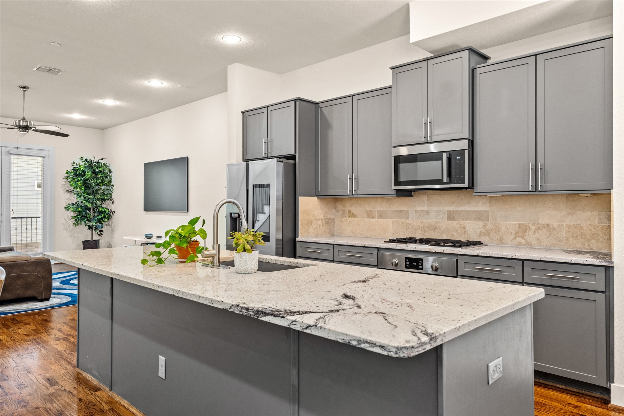 4211 Rawlins Street Dallas TX 75219