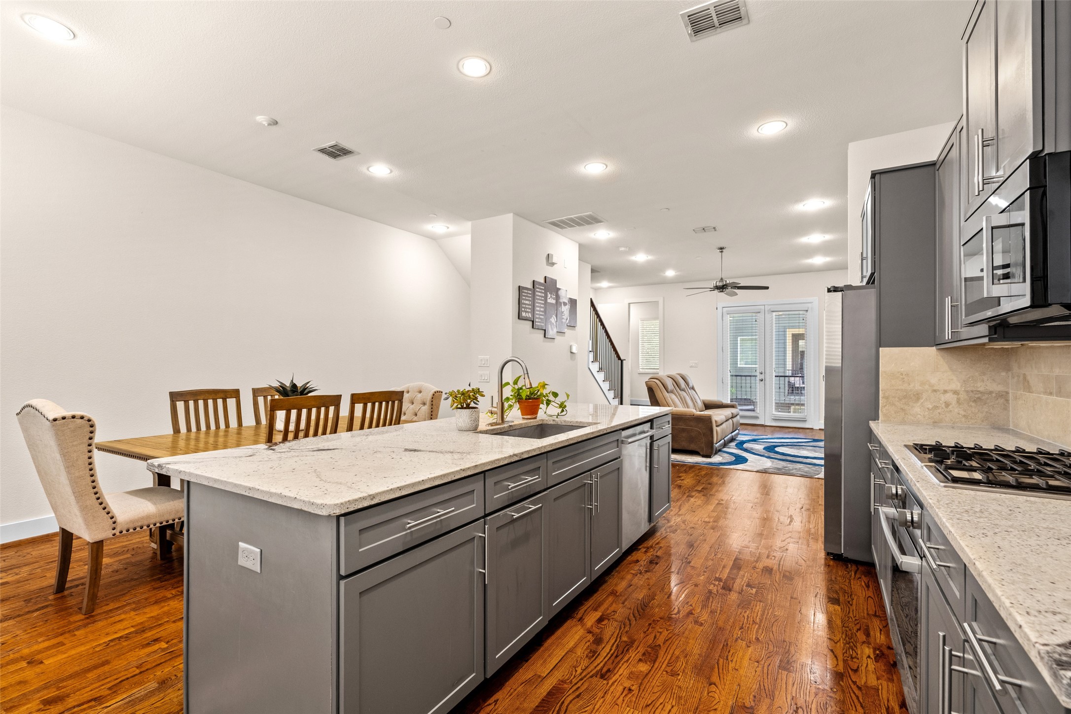 4211 Rawlins Street Dallas TX 75219