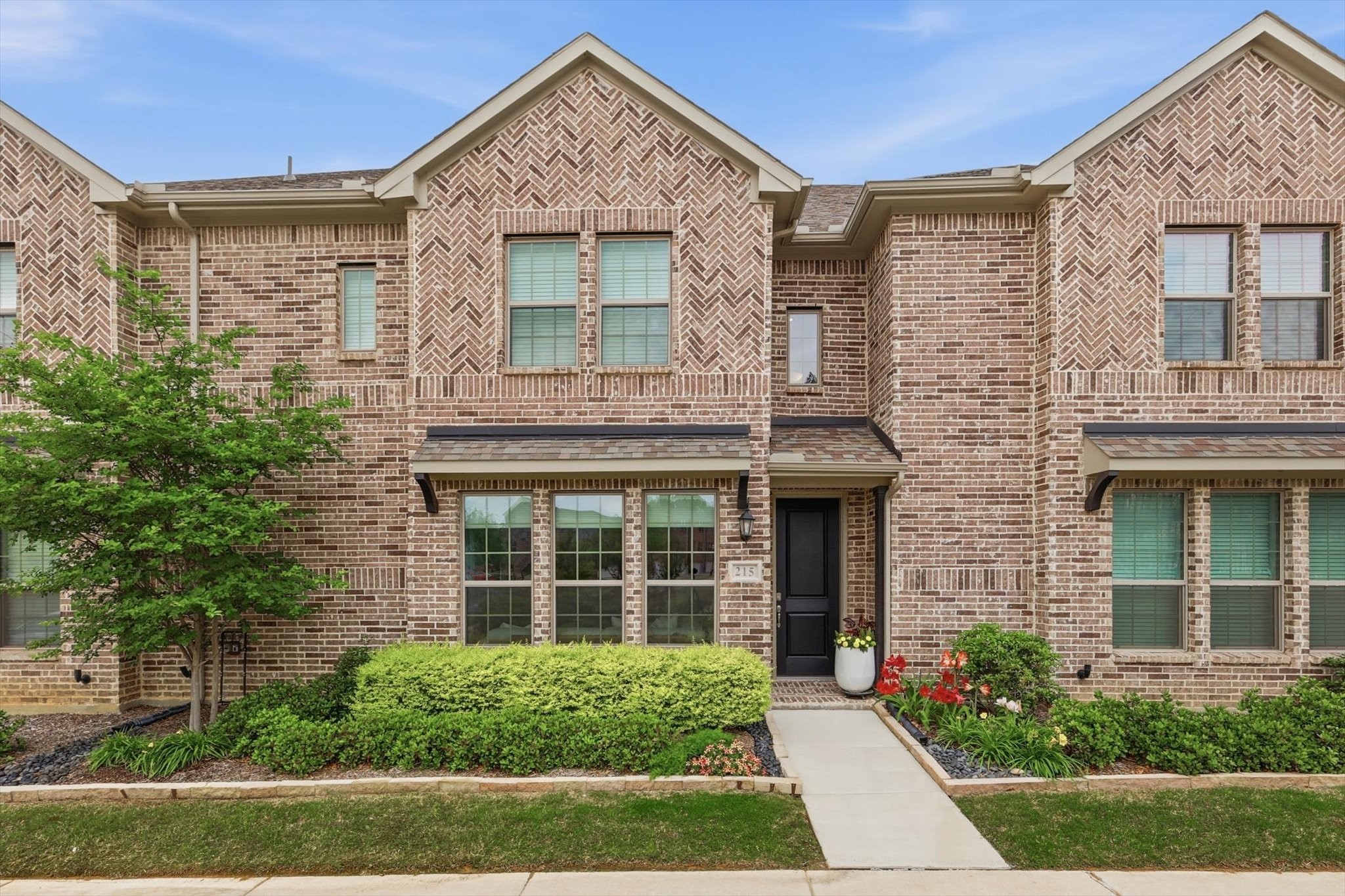215 Suma Drive Euless TX 76040